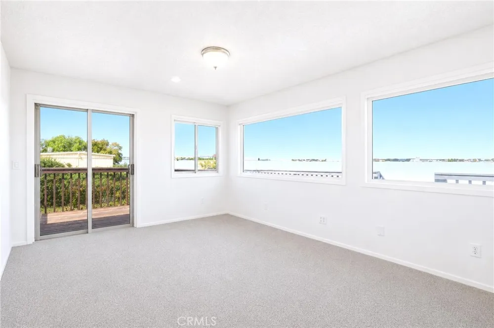 7008 Summit Valley Hesperia, CA 92345