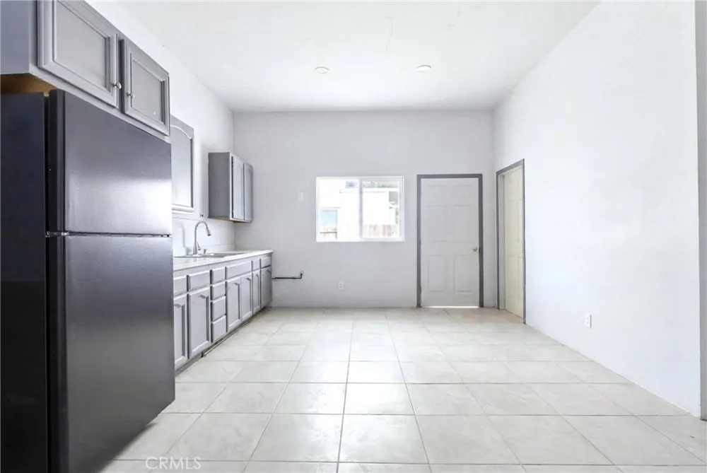 7008 Summit Valley Hesperia, CA 92345