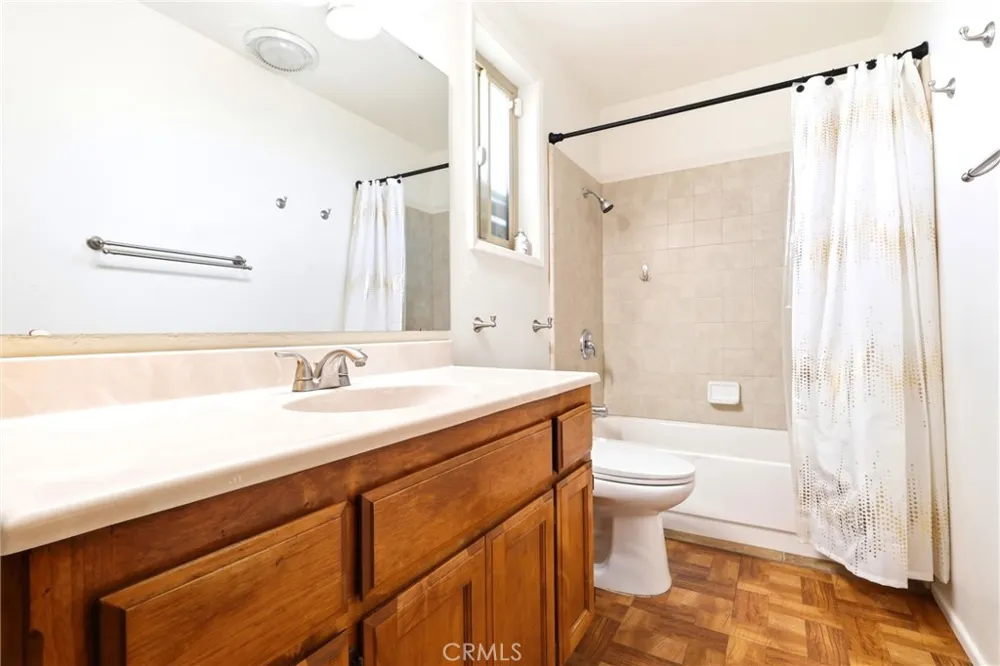 7008 Summit Valley Hesperia, CA 92345