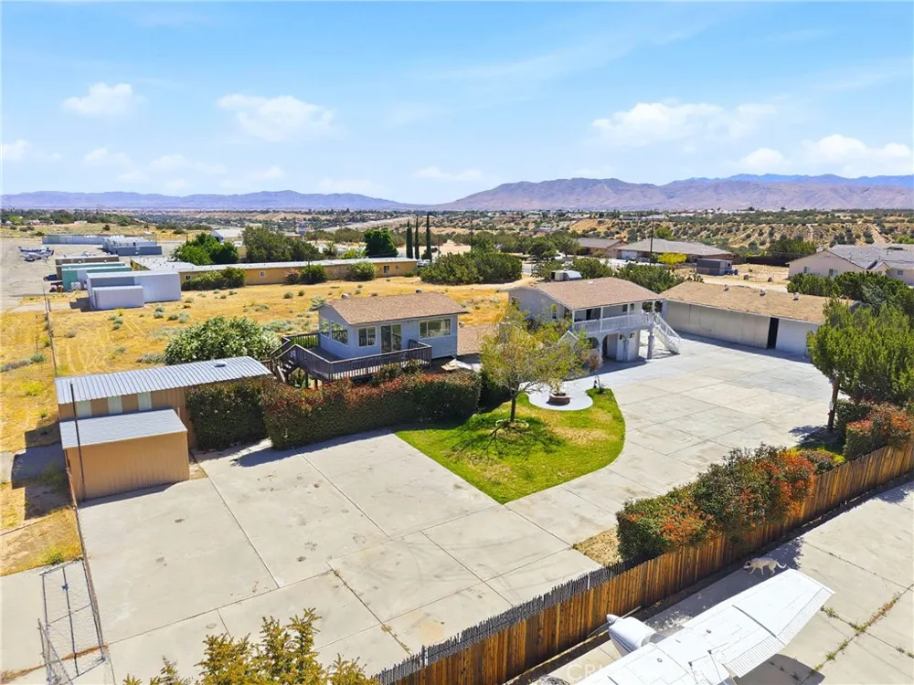 7008 Summit Valley Hesperia, CA 92345