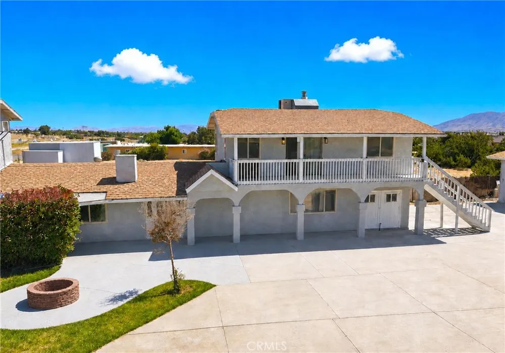 7008 Summit Valley Hesperia, CA 92345