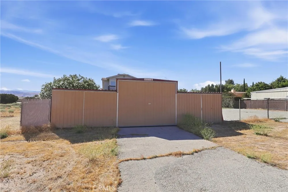 7008 Summit Valley Hesperia, CA 92345