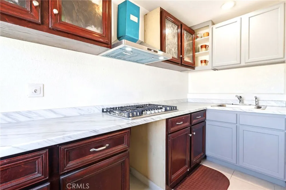 7008 Summit Valley Hesperia, CA 92345