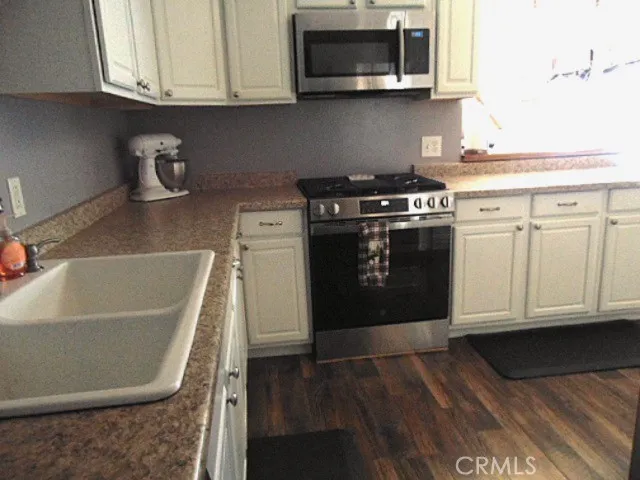 454 Del Norte Corning, CA 96021