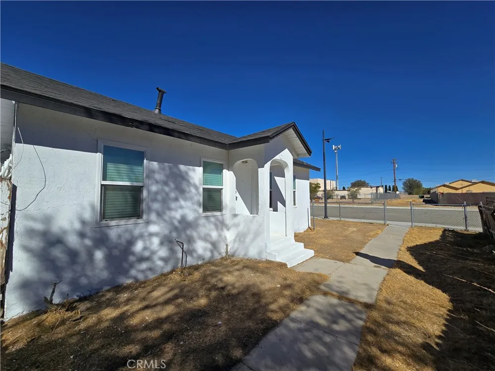 16039 L Mojave, CA 93501