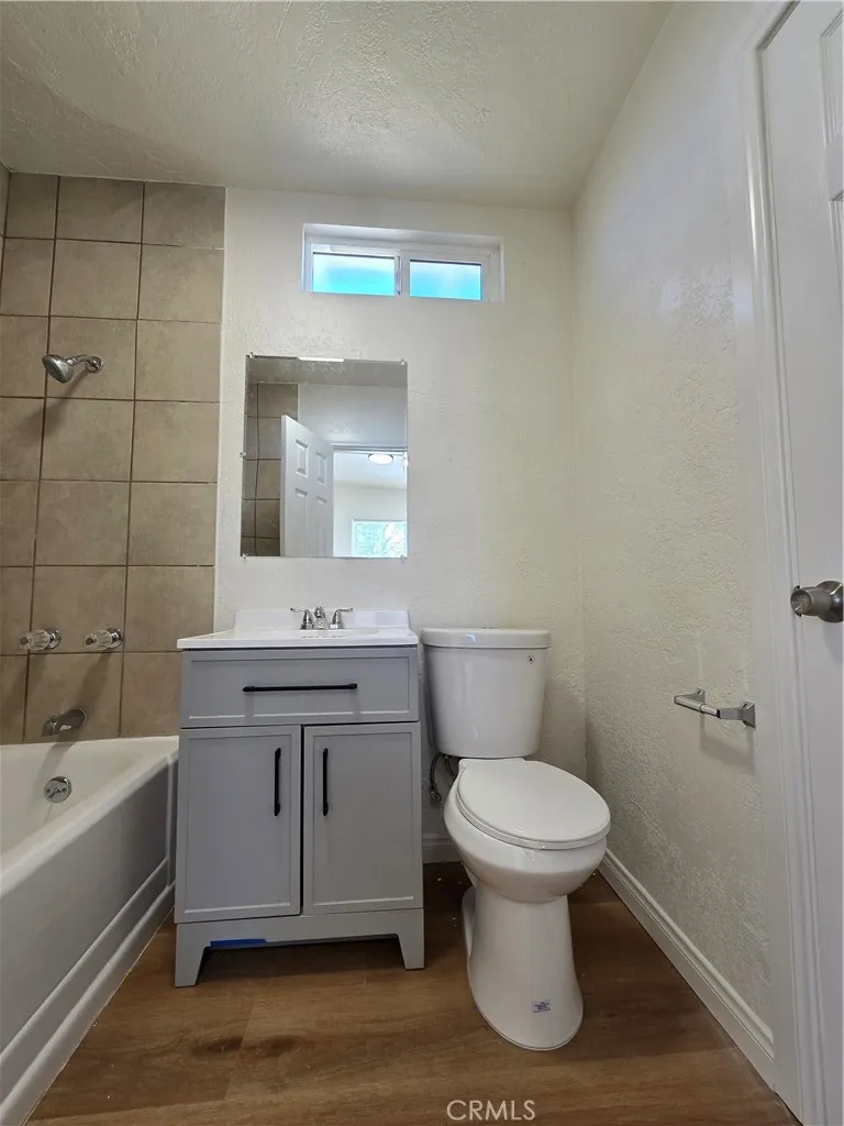 16039 L Mojave, CA 93501