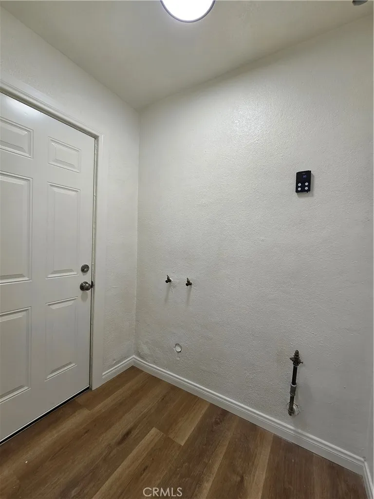 16039 L Mojave, CA 93501