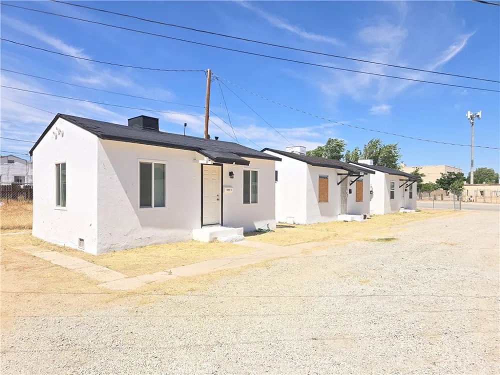 16039 L Mojave, CA 93501