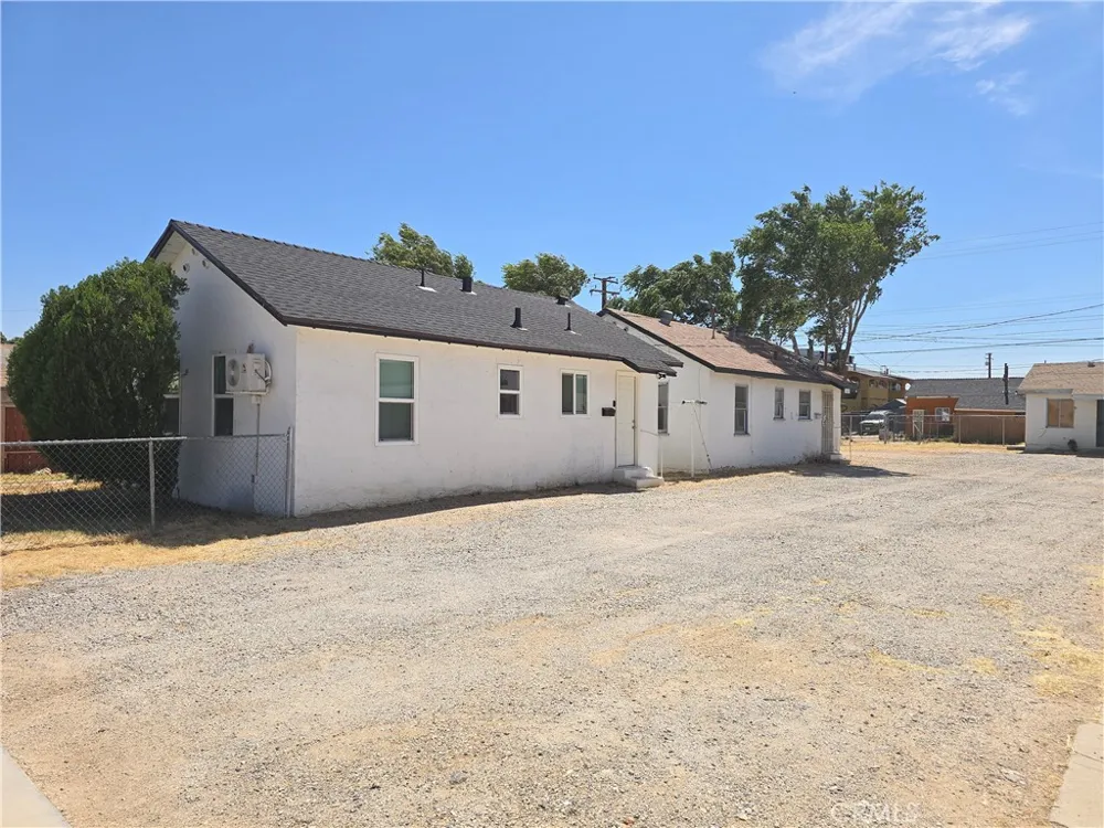 16039 L Mojave, CA 93501