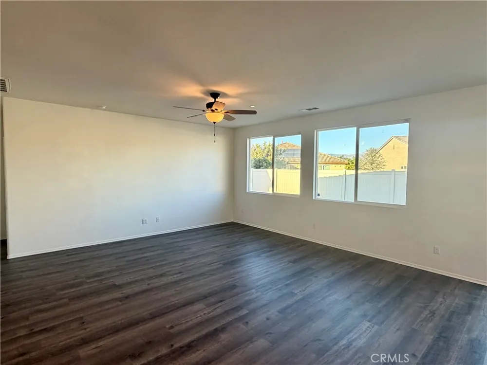 914 Haviture Hemet, CA 92543