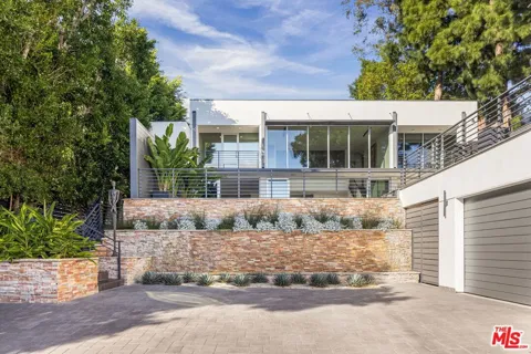 1545 Sunset Plaza Drive