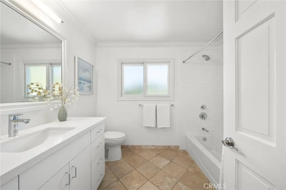 260 Arch Laguna Beach, CA 92651