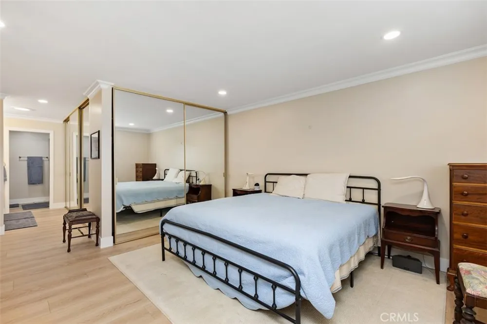 2355 Via Mariposa #3H Laguna Woods, CA 92637