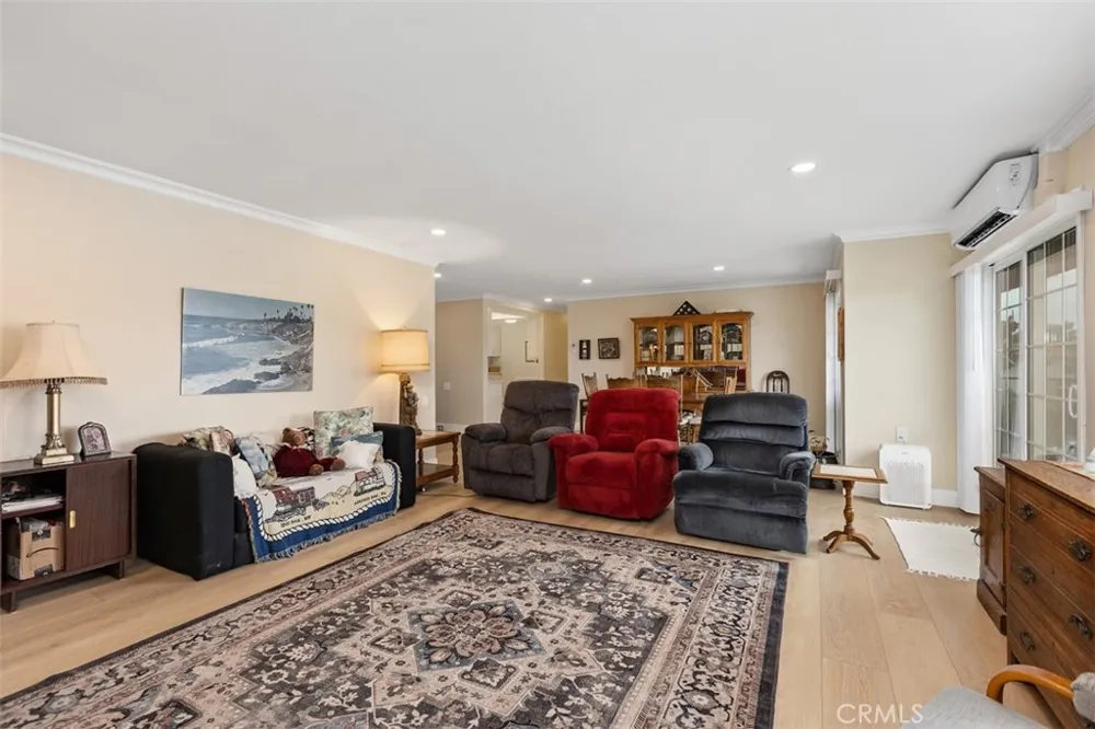 2355 Via Mariposa #3H Laguna Woods, CA 92637