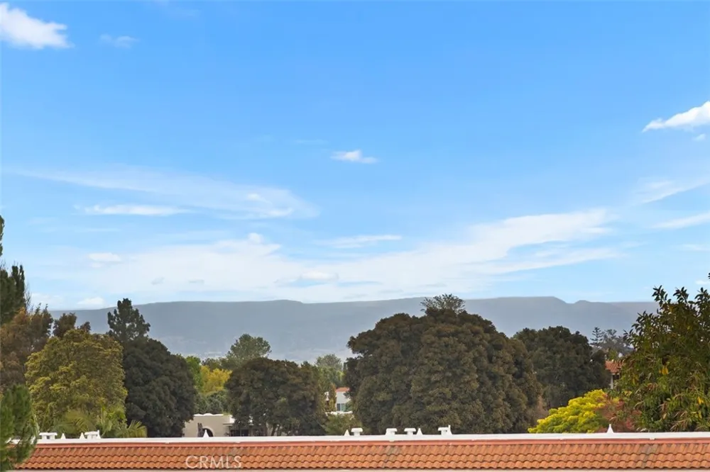 2355 Via Mariposa #3H Laguna Woods, CA 92637