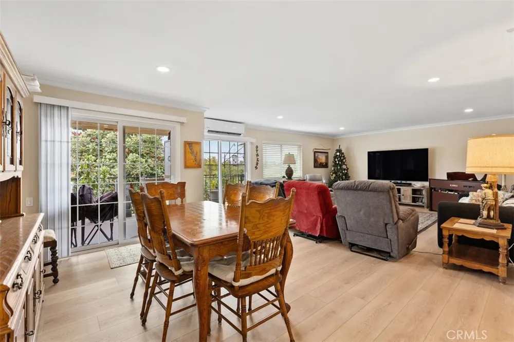 2355 Via Mariposa #3H Laguna Woods, CA 92637