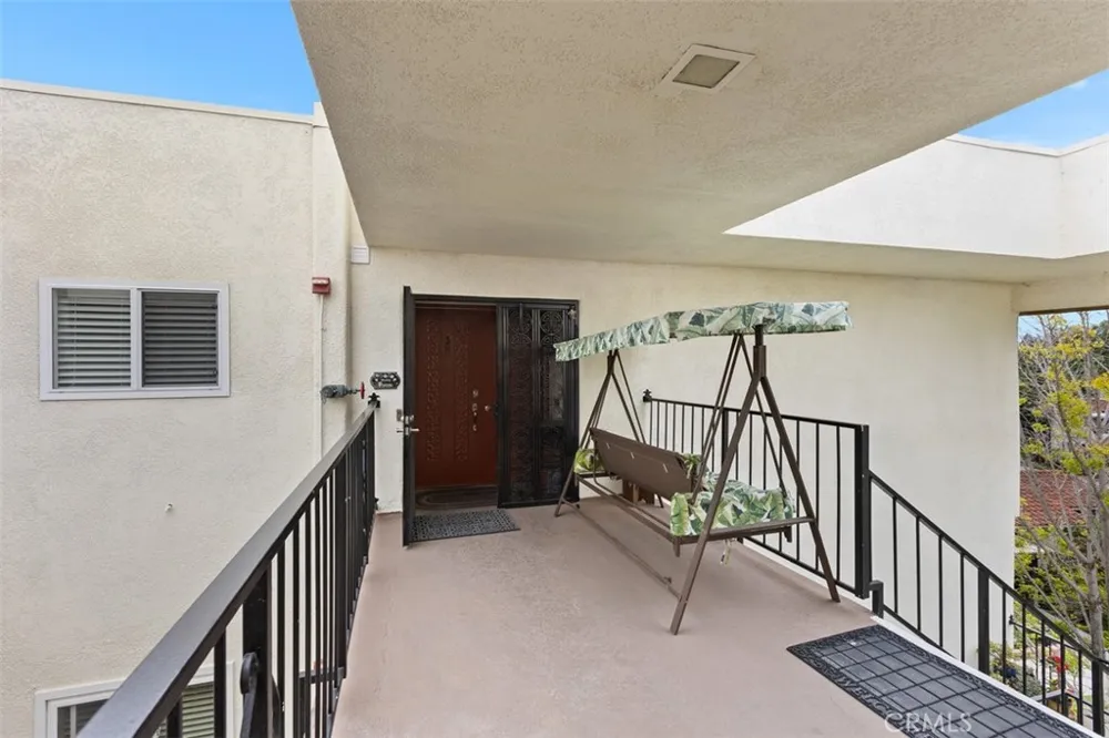 2355 Via Mariposa #3H Laguna Woods, CA 92637