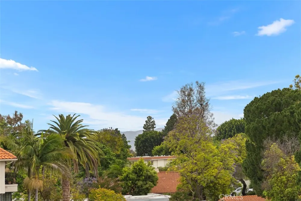 2355 Via Mariposa #3H Laguna Woods, CA 92637