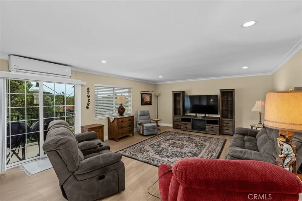 2355 Via Mariposa #3H Laguna Woods, CA 92637
