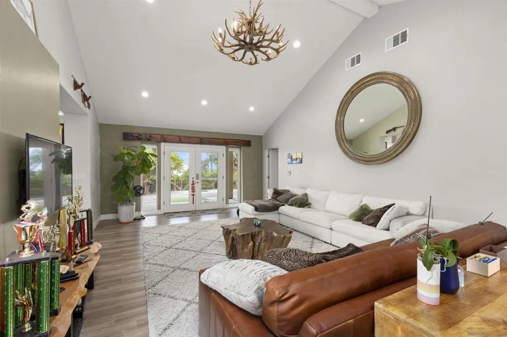 752 Bracero Road Encinitas, CA 92024
