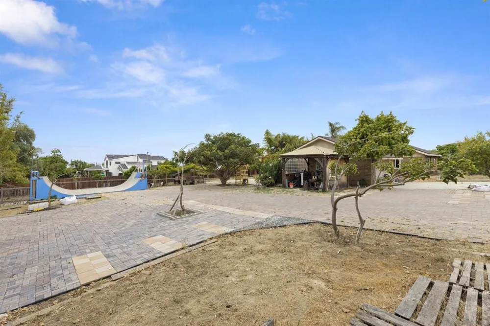 752 Bracero Road Encinitas, CA 92024