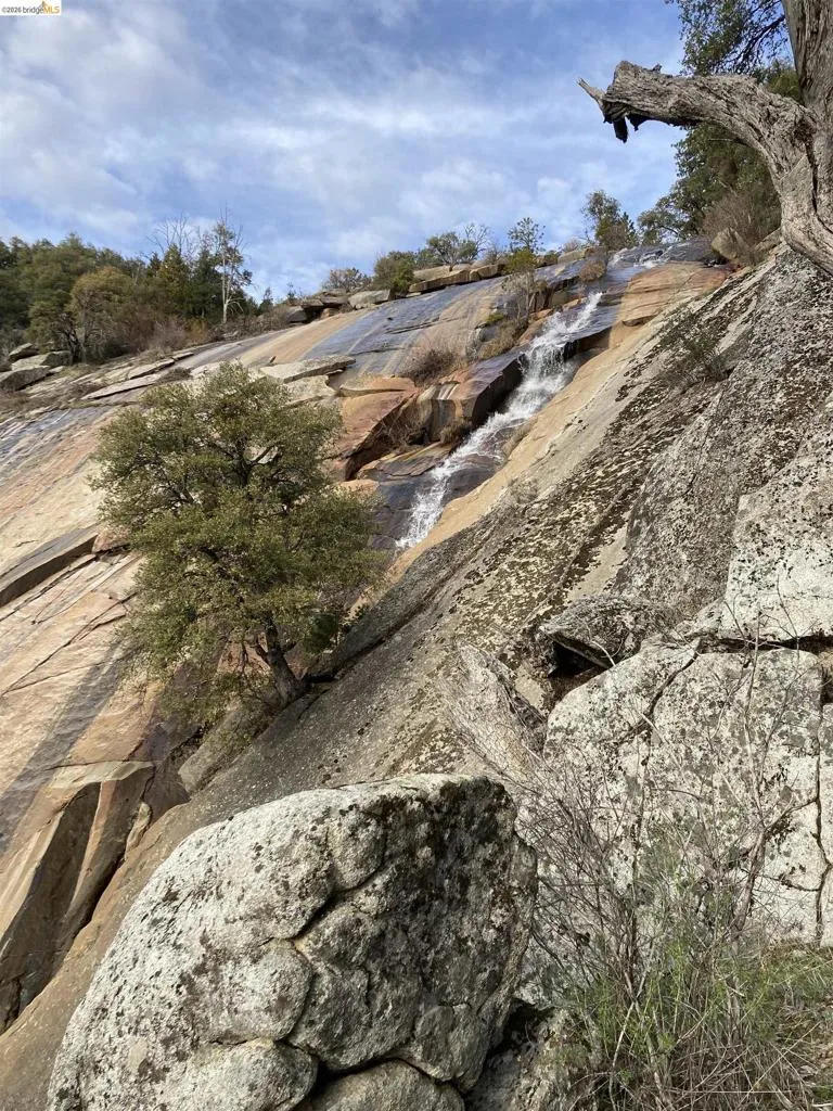 22244 Crystal Falls Dr W Sonora, CA 95370