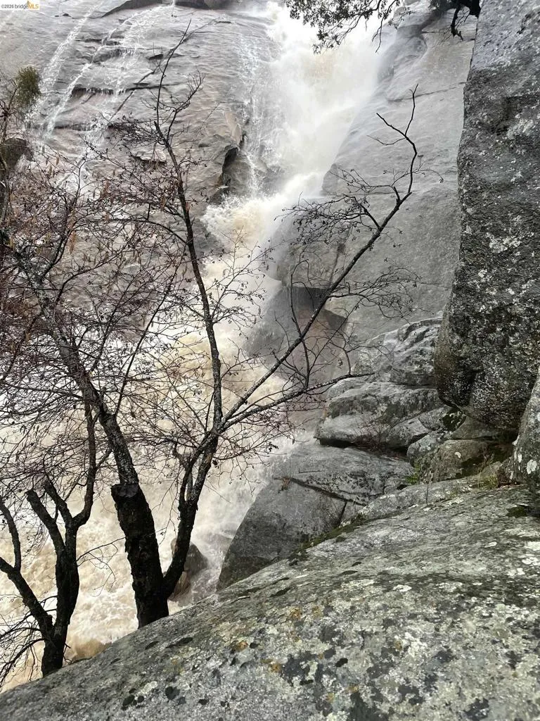 22244 Crystal Falls Dr W Sonora, CA 95370