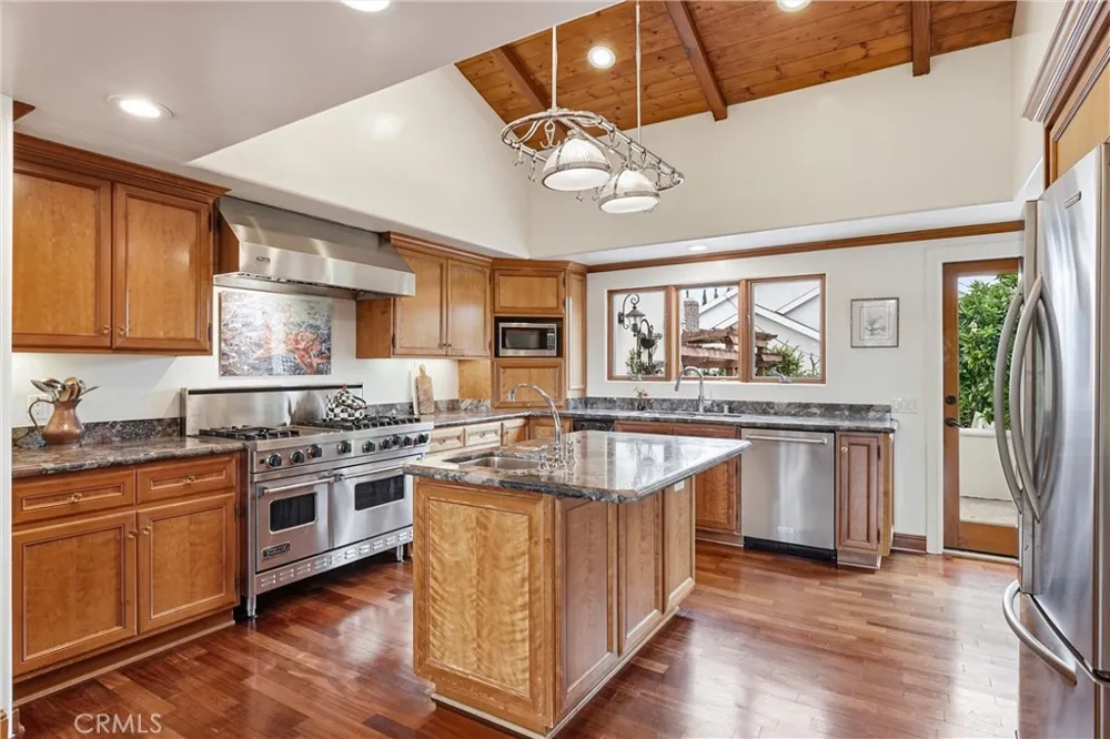 270 Flowerfield La Habra Heights, CA 90631