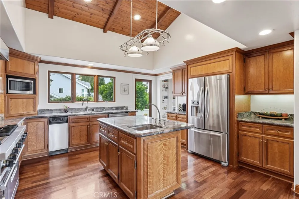 270 Flowerfield La Habra Heights, CA 90631