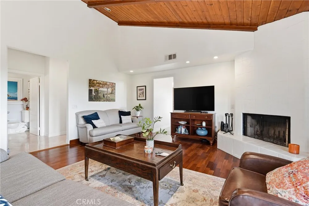 270 Flowerfield La Habra Heights, CA 90631
