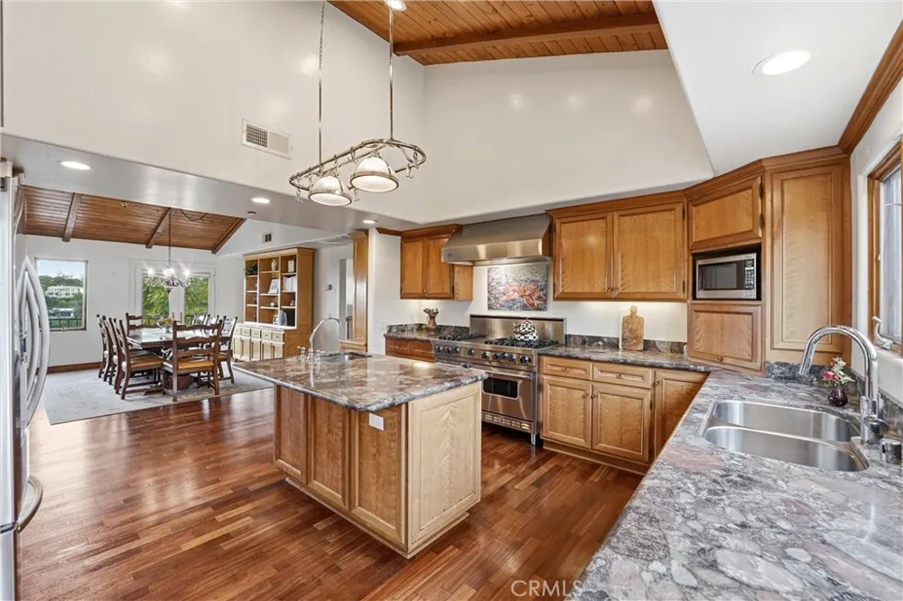 270 Flowerfield La Habra Heights, CA 90631