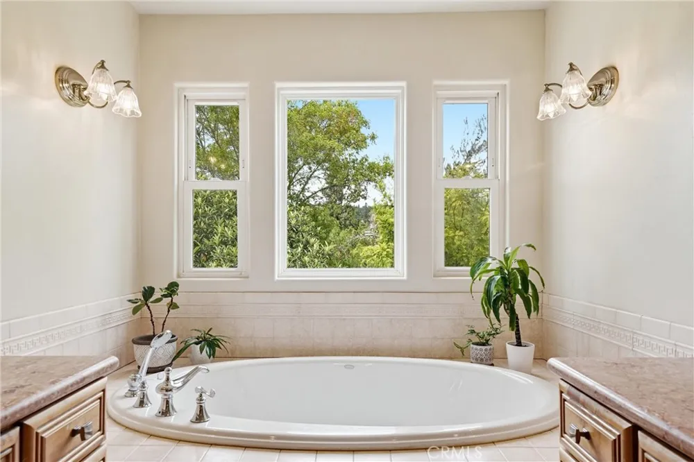 270 Flowerfield La Habra Heights, CA 90631
