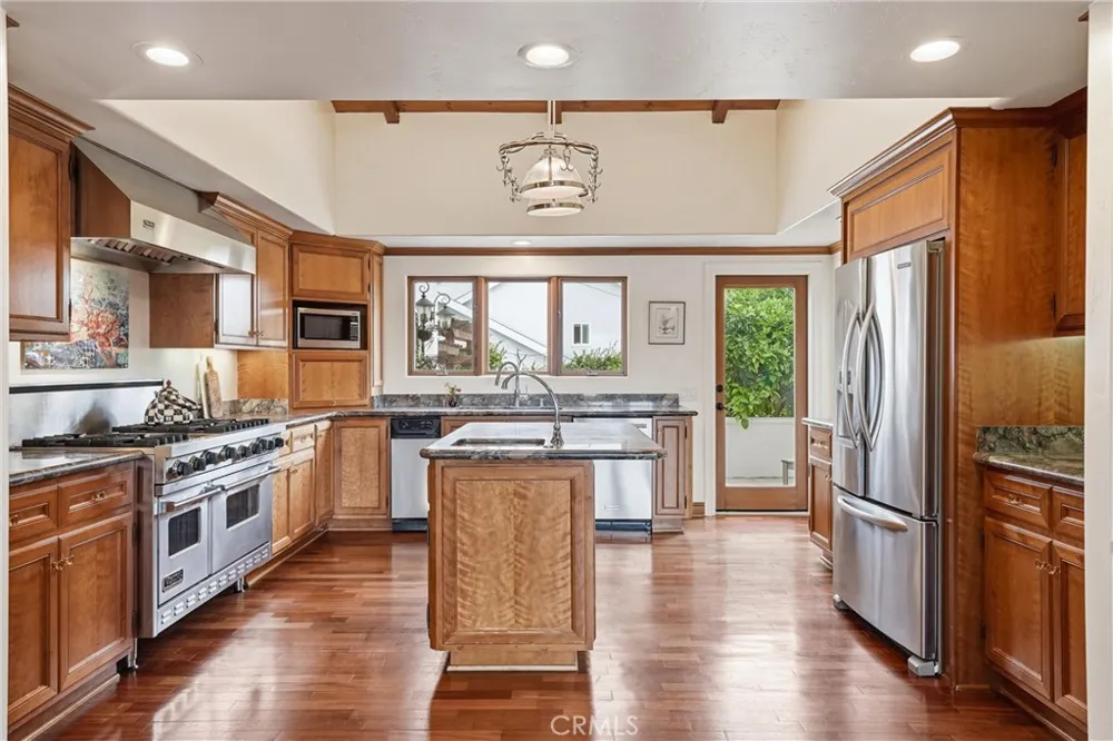 270 Flowerfield La Habra Heights, CA 90631