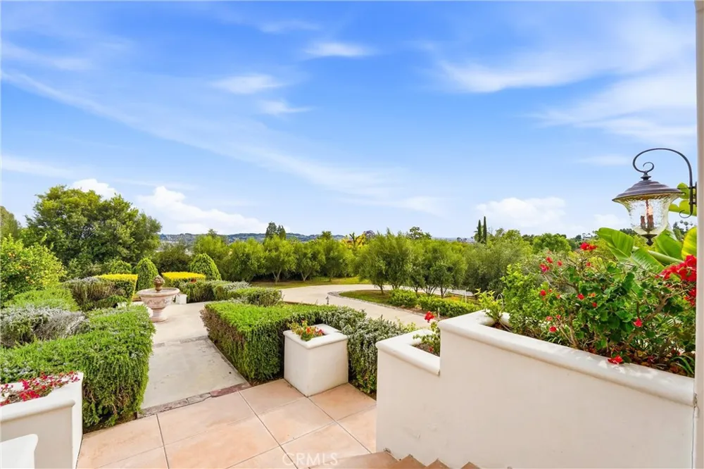 270 Flowerfield La Habra Heights, CA 90631