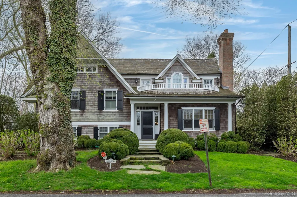 1 Meadow Way East Hampton, NY 11937