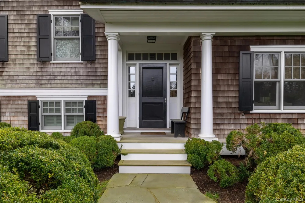 1 Meadow Way East Hampton, NY 11937