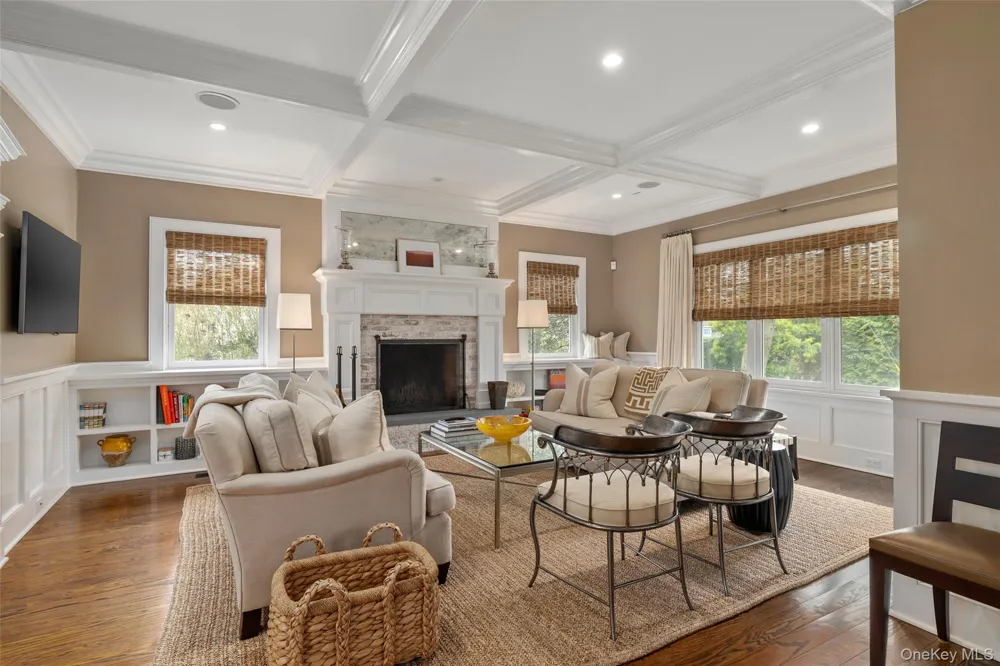 1 Meadow Way East Hampton, NY 11937