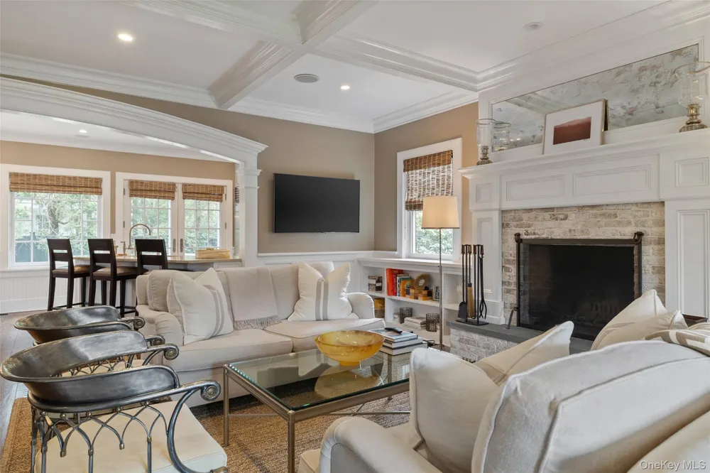 1 Meadow Way East Hampton, NY 11937