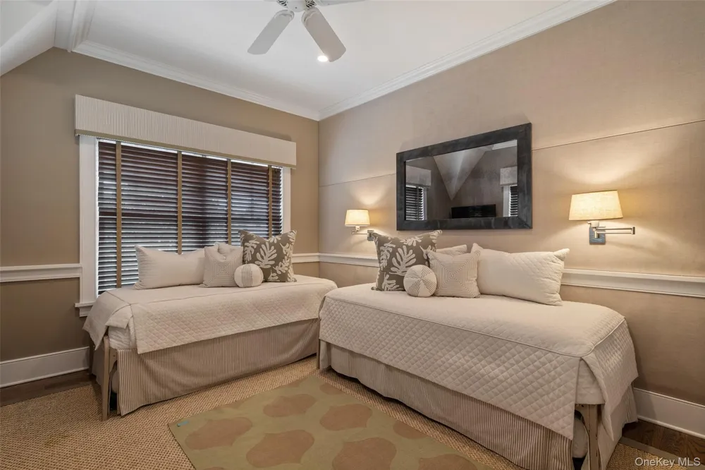 1 Meadow Way East Hampton, NY 11937