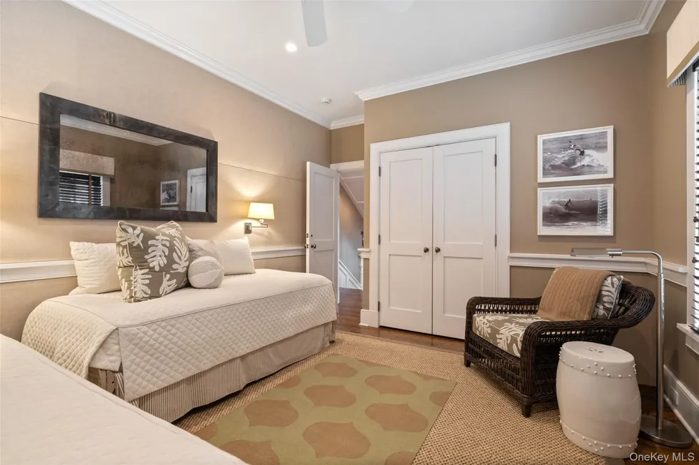 1 Meadow Way East Hampton, NY 11937
