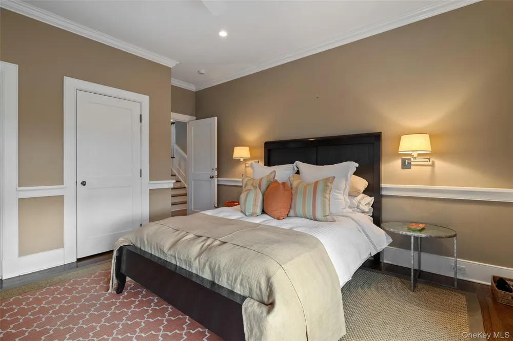 1 Meadow Way East Hampton, NY 11937