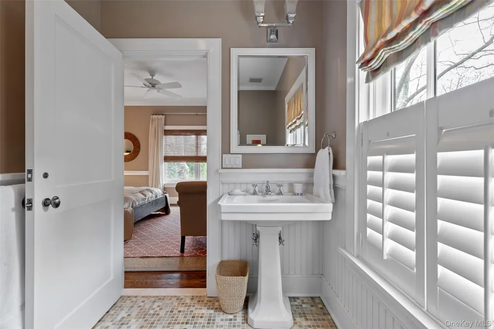 1 Meadow Way East Hampton, NY 11937