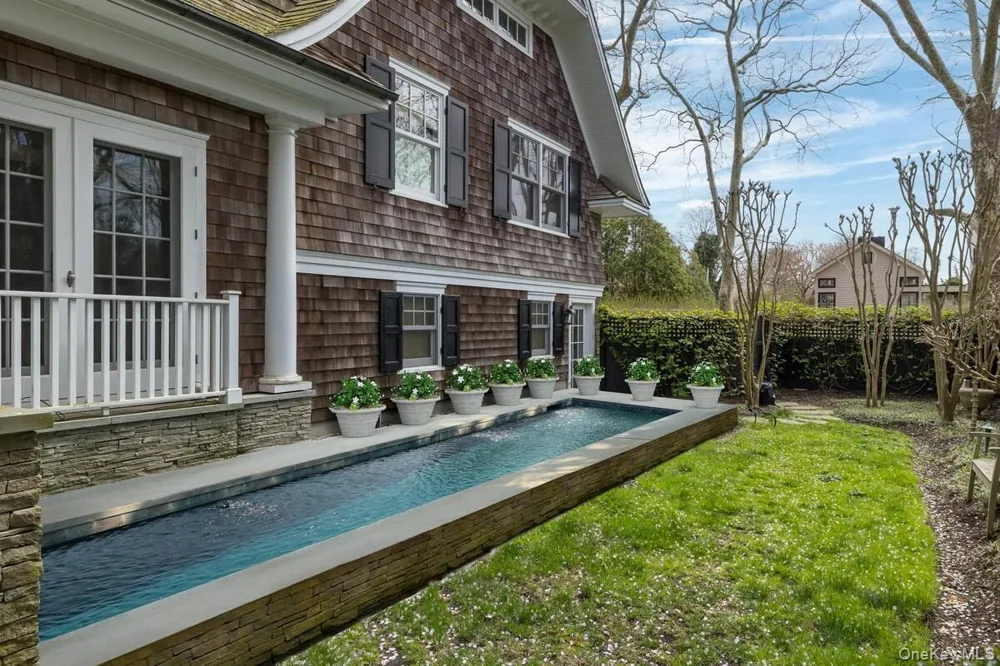 1 Meadow Way East Hampton, NY 11937