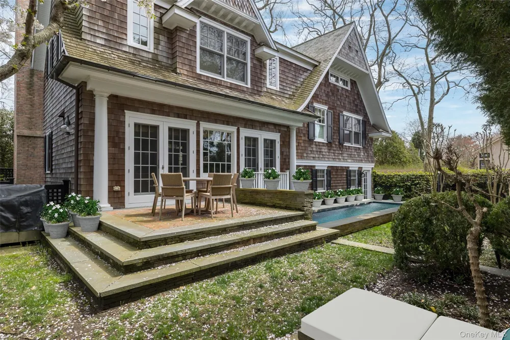 1 Meadow Way East Hampton, NY 11937