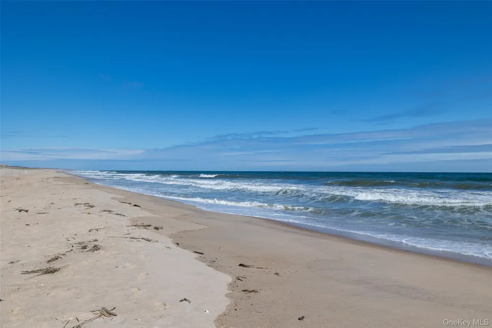 1 Meadow Way East Hampton, NY 11937