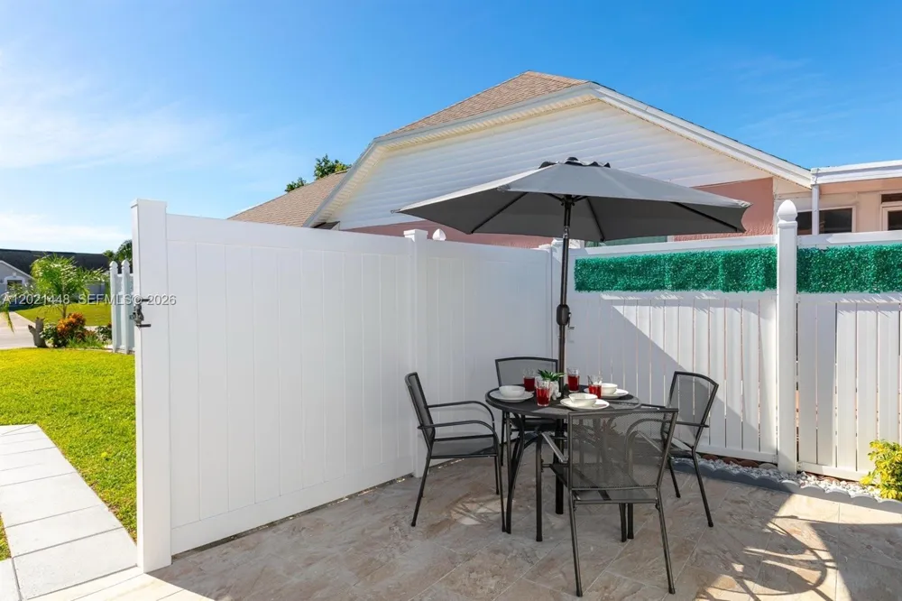 5608 Mandarin Davenport, FL 33986
