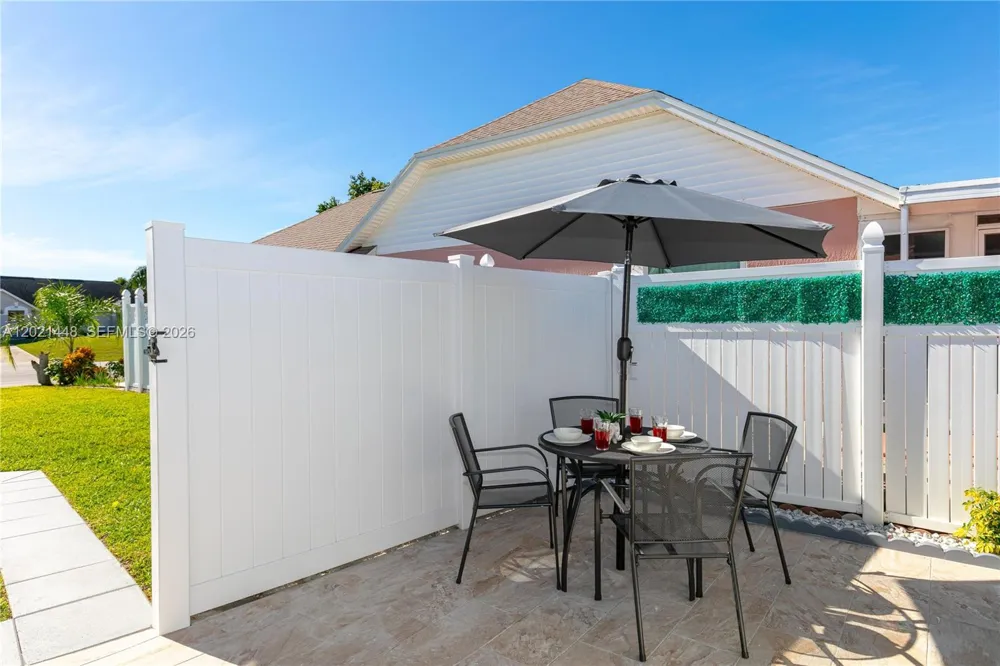 5608 Mandarin Davenport, FL 33986