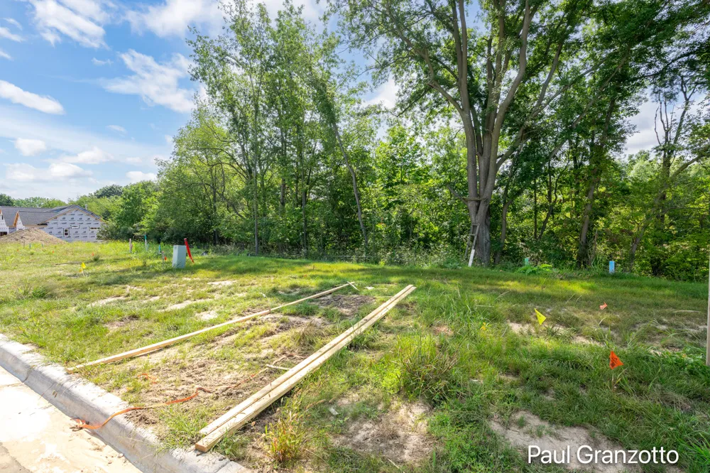 3052 Arbor Creek Avenue SE Kentwood, MI 49512
