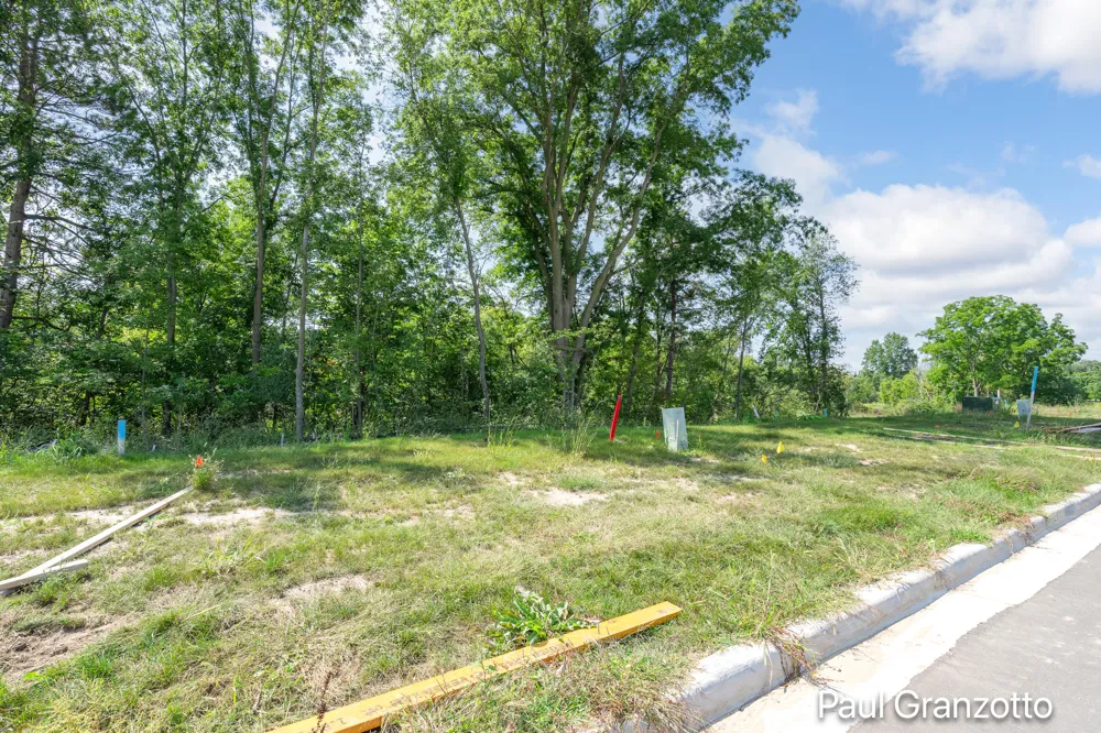 3052 Arbor Creek Avenue SE Kentwood, MI 49512