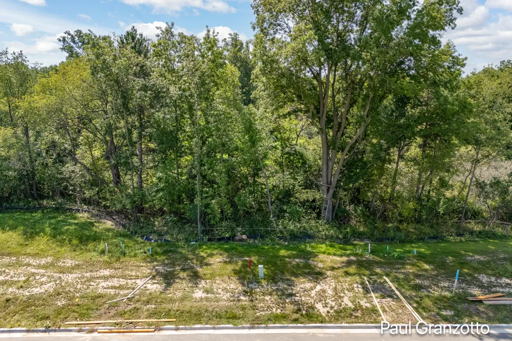 3052 Arbor Creek Avenue SE Kentwood, MI 49512